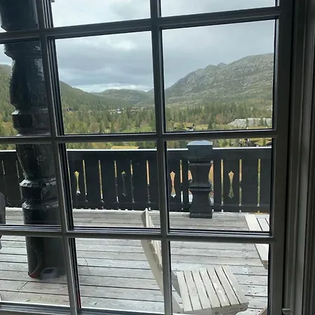 Holiday home Luxurious 4 Bedroom Mountain With Gaustatoppen View *