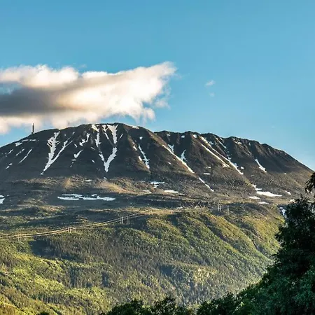 B Luxurious 4 Bedroom Mountain With Gaustatoppen View Сasa de vacaciones