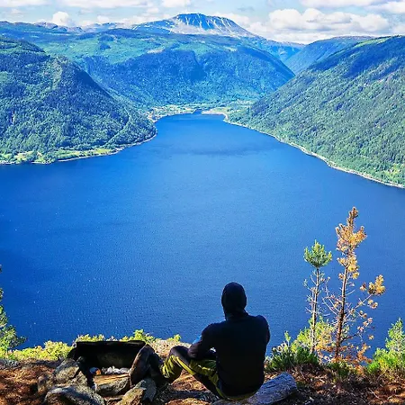 B Luxurious 4 Bedroom Mountain With Gaustatoppen View Сasa de vacaciones Gaustablikk